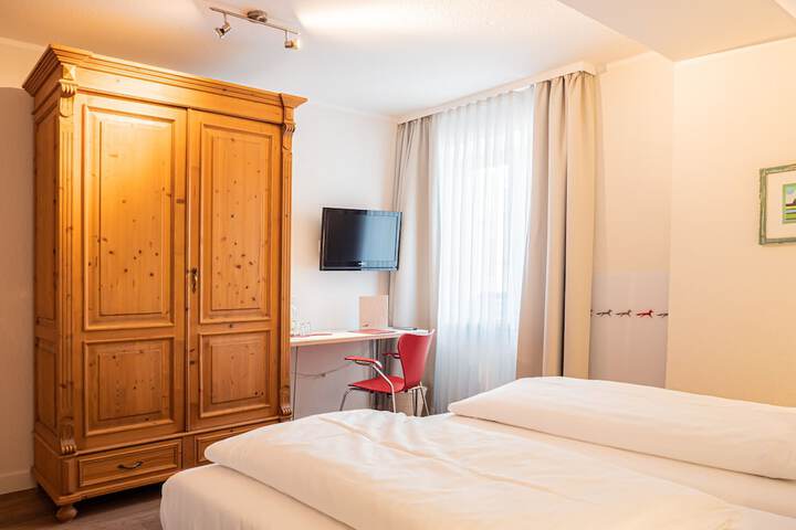 Room 10 of 56