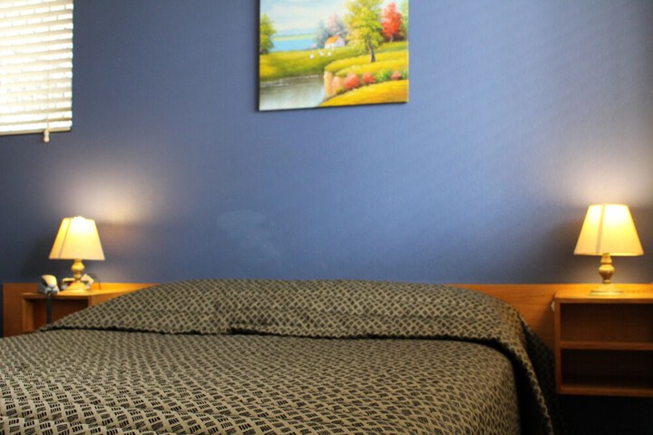 Room 4 of 33