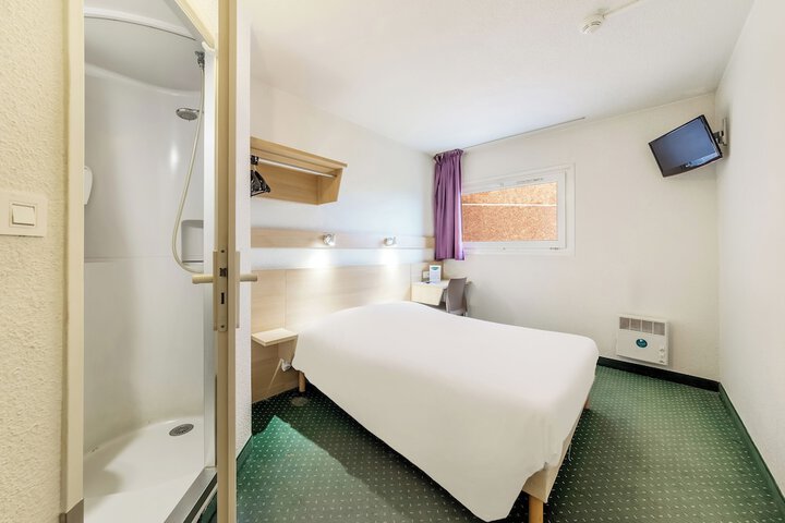 Room 12 of 39