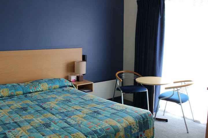 Room 5 of 33