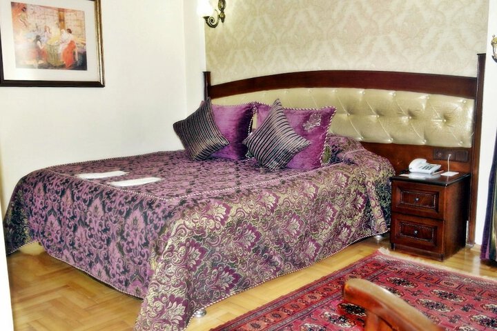 Room 5 of 87