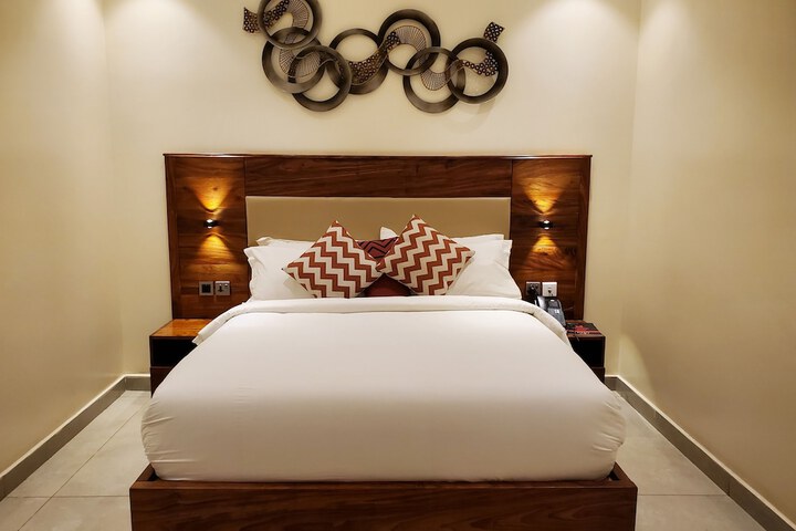 Room 9 of 52