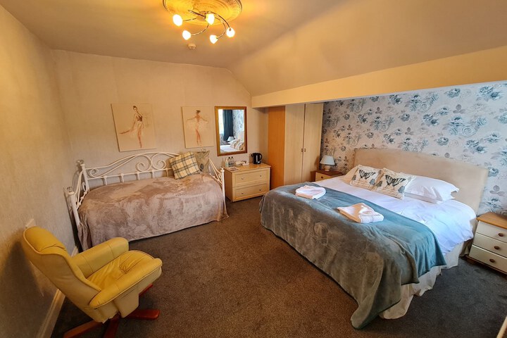 Room 14 of 96
