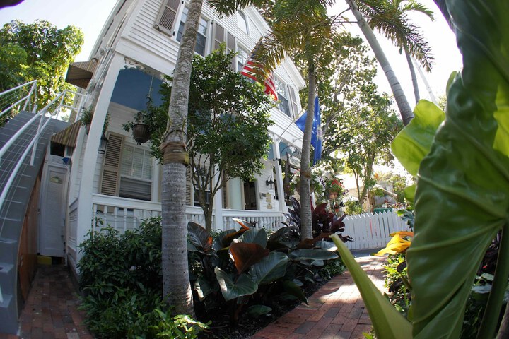 Hotel Exterior 177 of 192