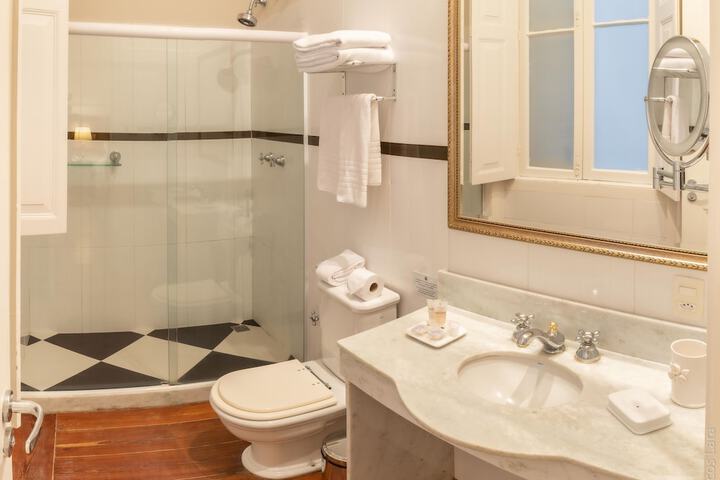 Clean Restrooms