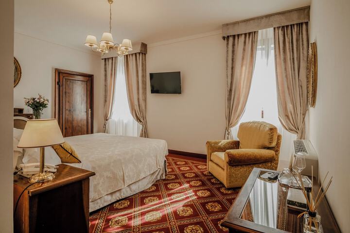 Room 95 of 185