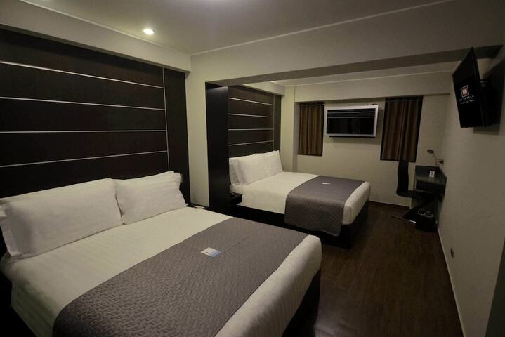 Room 11 of 32