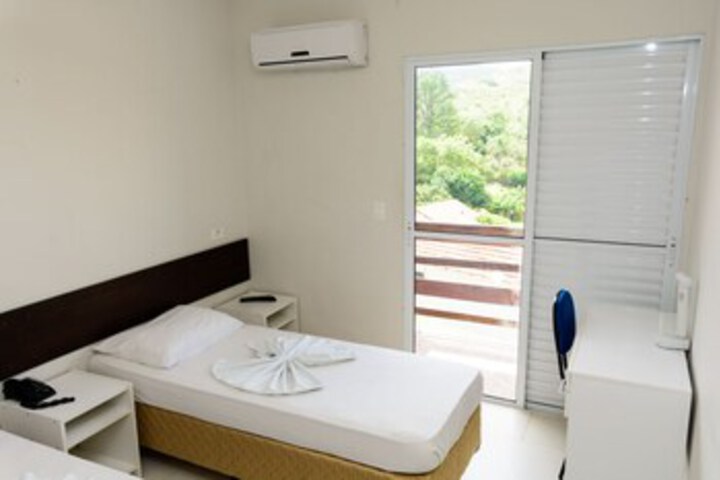 Room 17 of 37