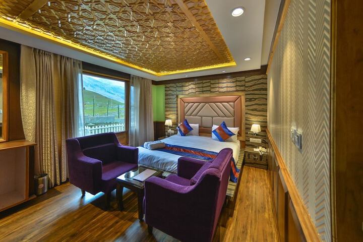 Room 14 of 38