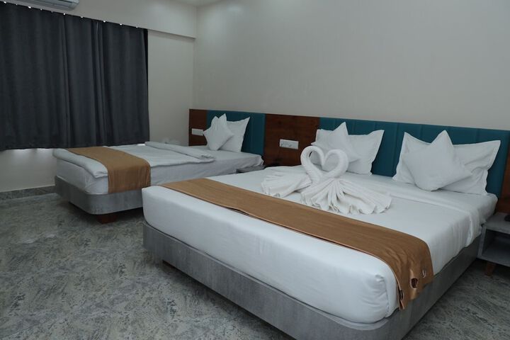 Room 5 of 6