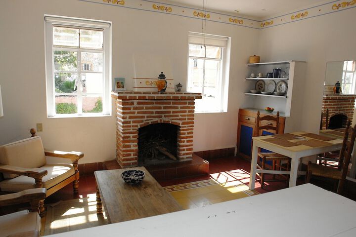 Room 32 of 60