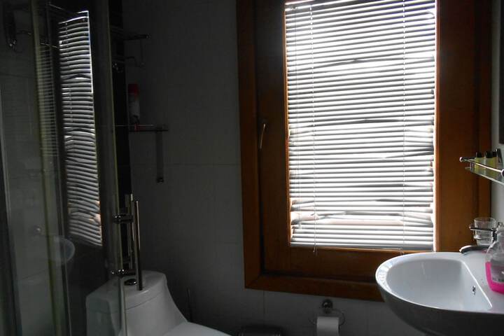Room 18 of 33