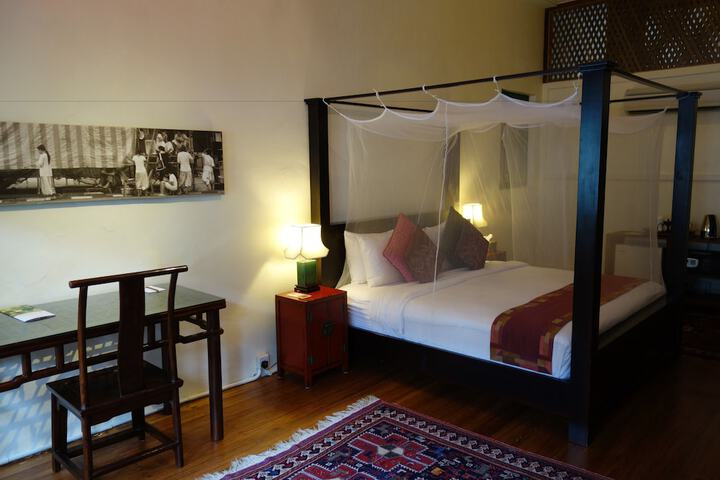 Room 5 of 42