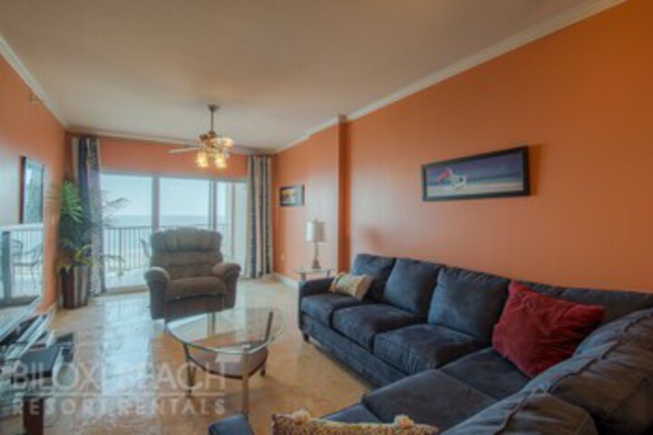 Sea Breeze 404 Deluxe Apartment in Biloxi, MS