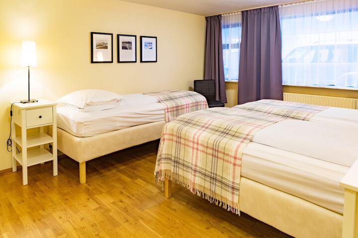 Room 10 of 90