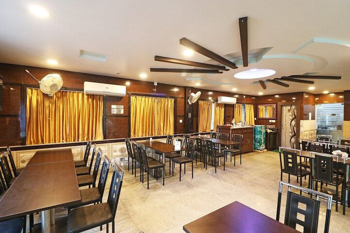 LIVE HOTEL