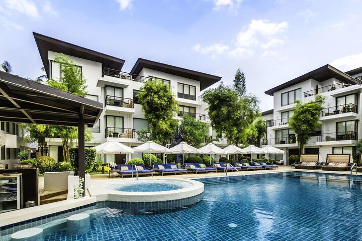 Hotel Exterior 55 of 65