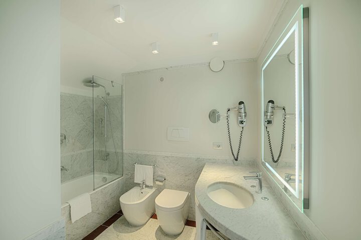 Room 45 of 97