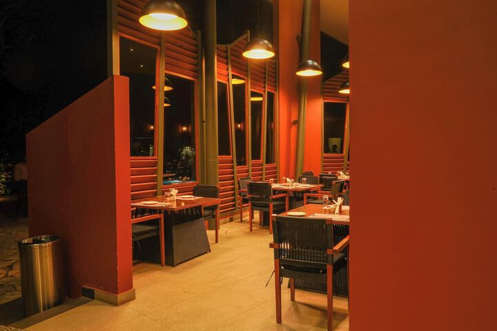 Dining 45 of 66