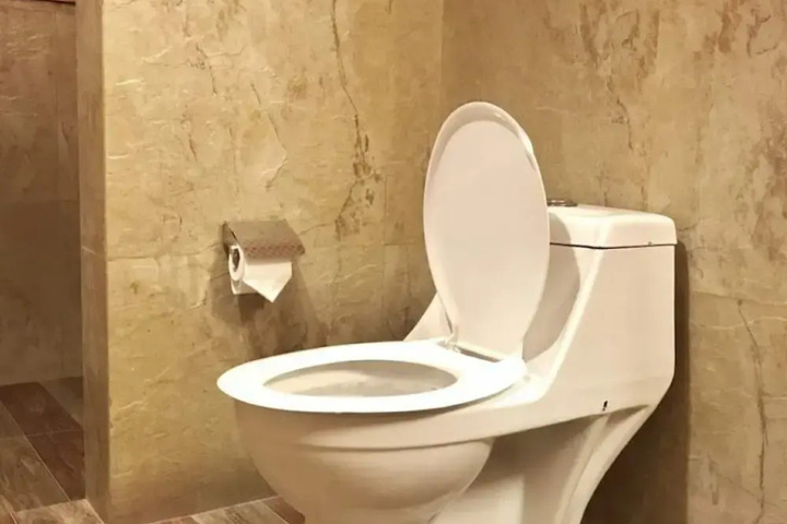 Room 8 of 14
