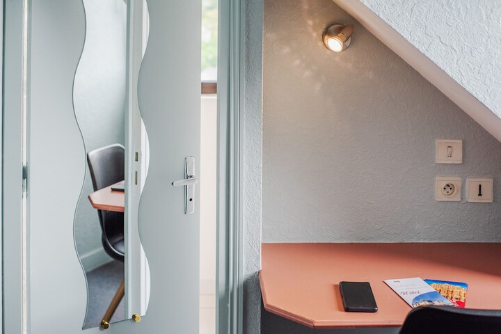 Room 6 of 22