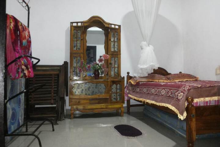 Room 5 of 24