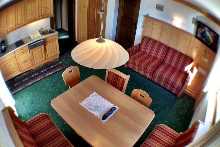 Room 14 of 50