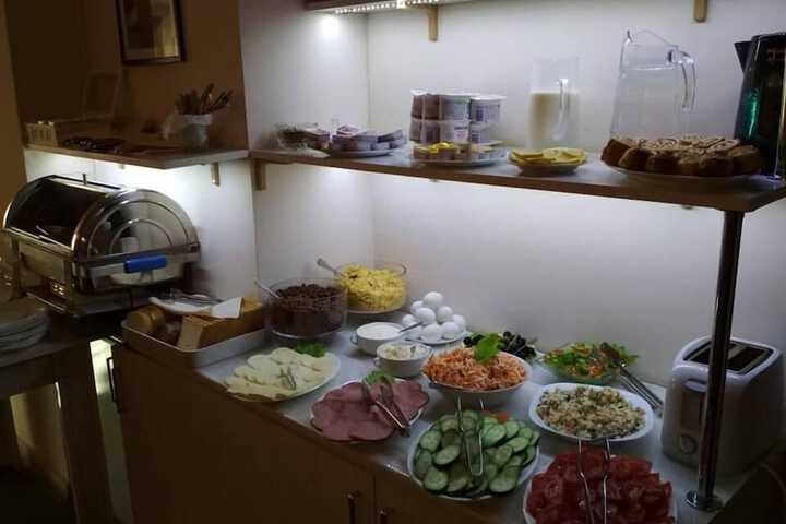 Dining 68 of 86