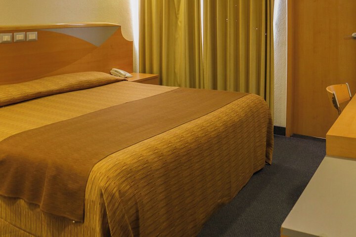 Room 22 of 39