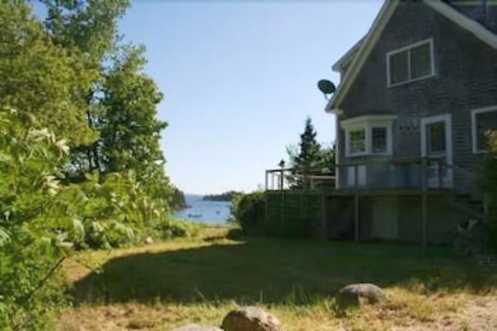 Paradise Lodge - Four Bedroom Home in Brooksville, ME