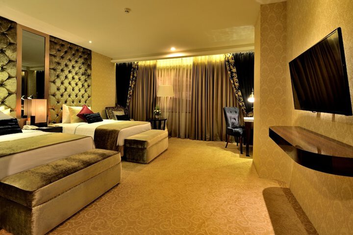 Room 11 of 54