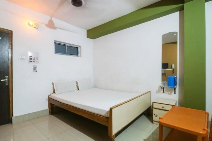 Room 5 of 17