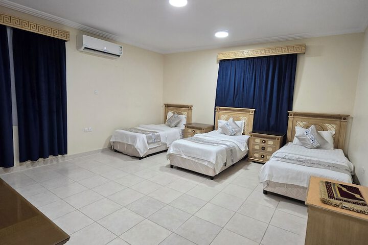 Room 16 of 33