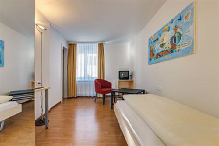 Room 16 of 30