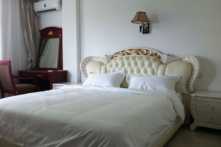 Room 3 of 26