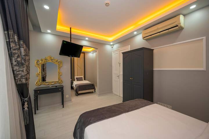Room 8 of 62