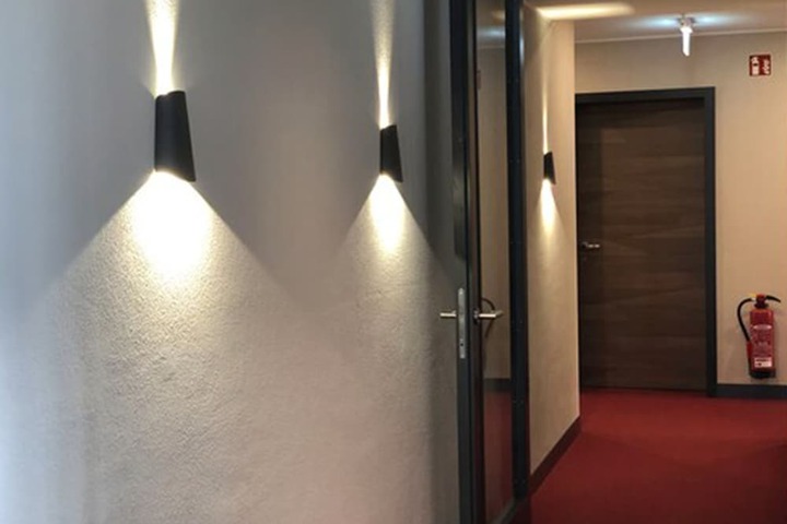 Ballroom/Hall 68 of 100