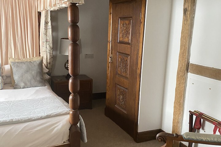 Room 11 of 67