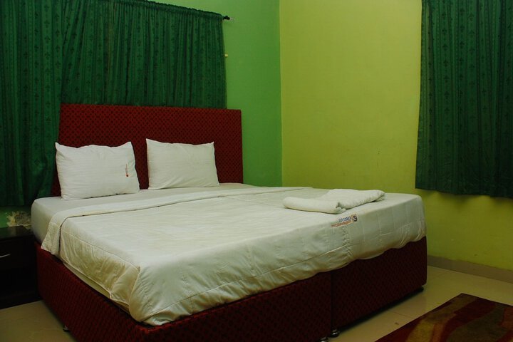 Room 10 of 35