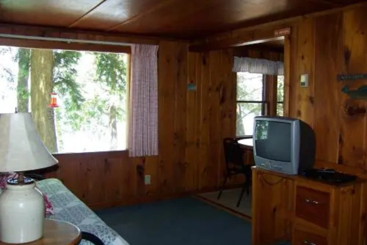 Room 4 of 18