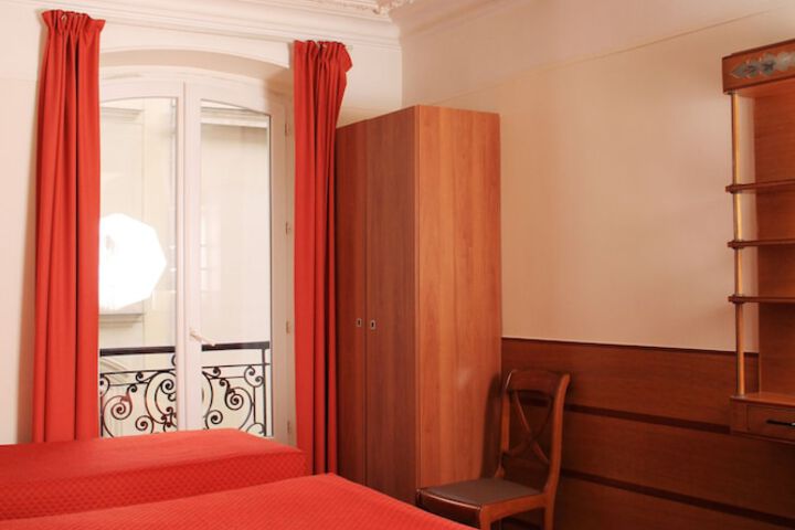 Room 16 of 48