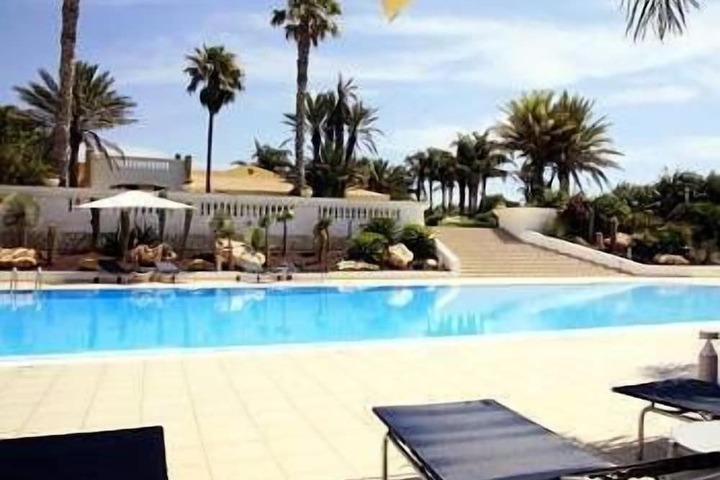 Pool Hotel