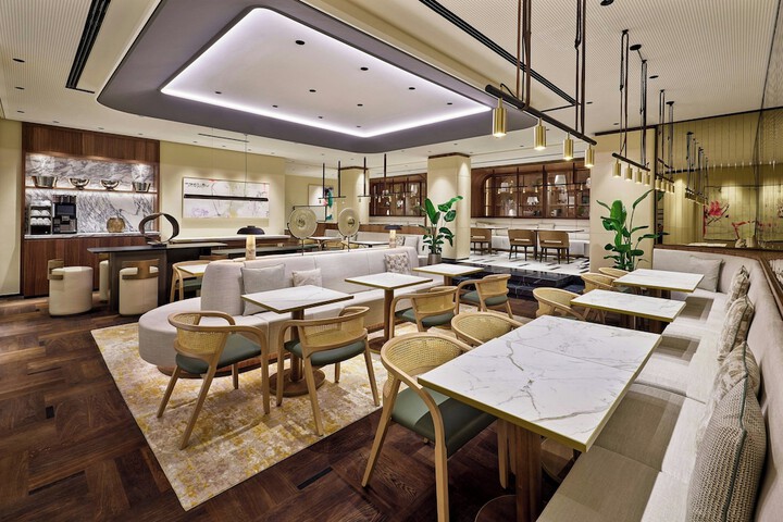 Lounge 90 of 117