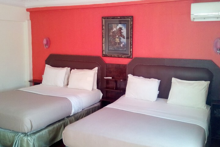 Room 10 of 24