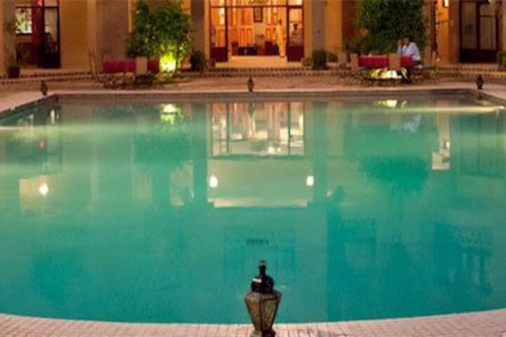 Hotel Pool