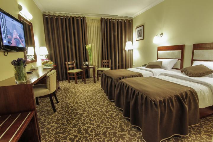 Room 5 of 42