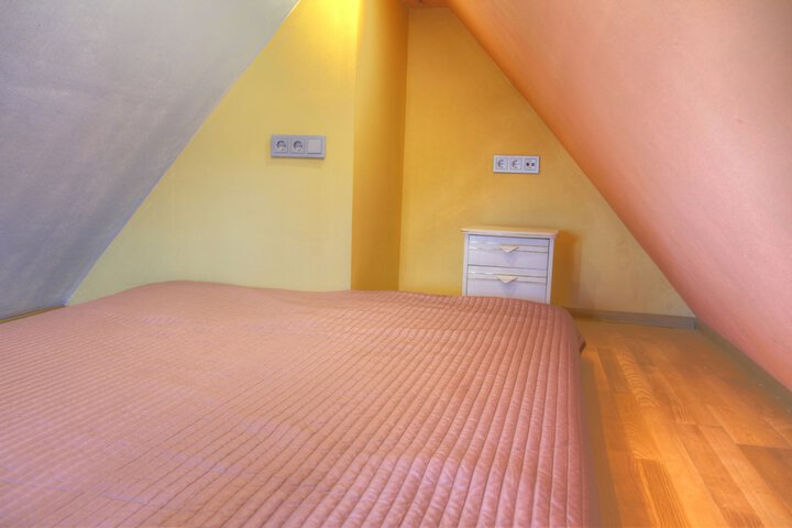 Room 30 of 97