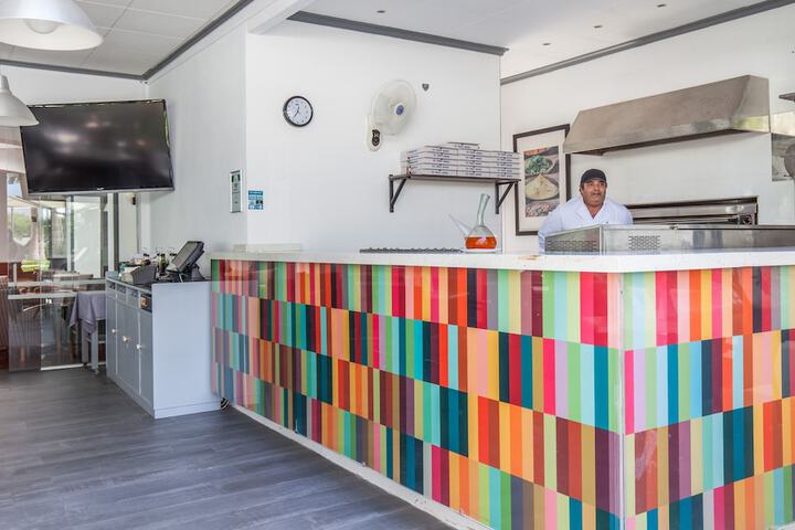 Snack bar