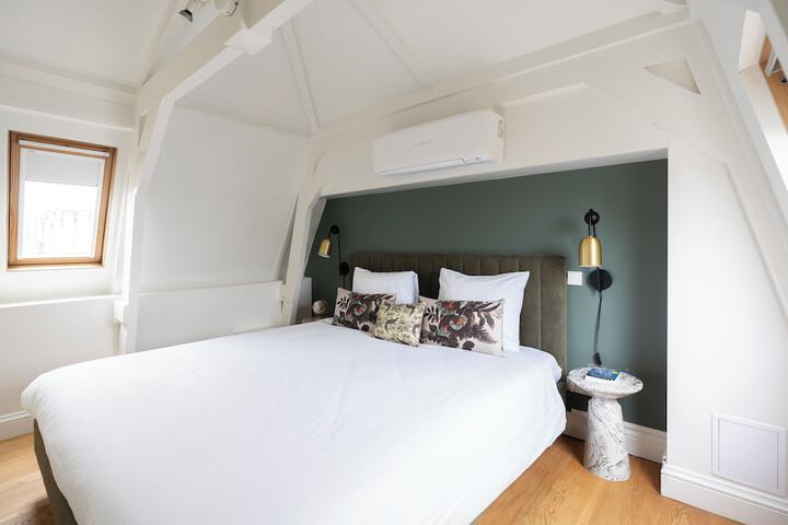 Room 4 of 53
