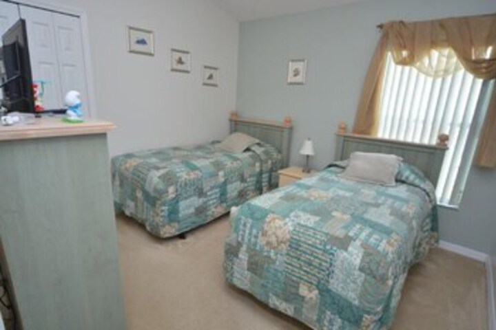 Room 17 of 24